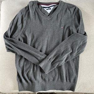 Tommy v neck sweater